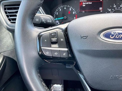 Used 2022 Ford Escape SE w/ SE Sport Appearance Package image 10