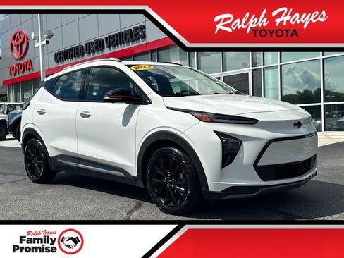Used 2023 Chevrolet Bolt EUV Premier w/ Sun & Sound Package FWD image 1
