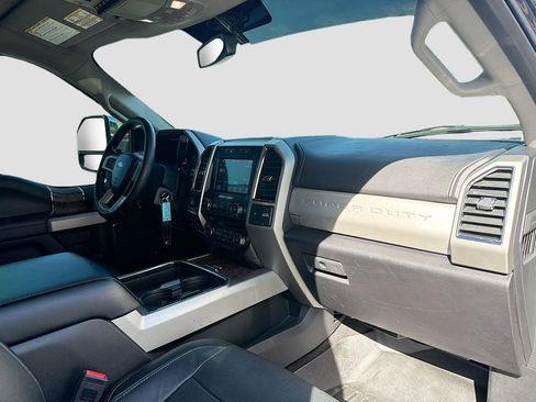Used 2018 Ford F250 Lariat w/ Chrome Package image 13