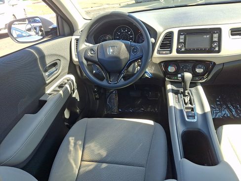 Used 2021 Honda HR-V LX image 10