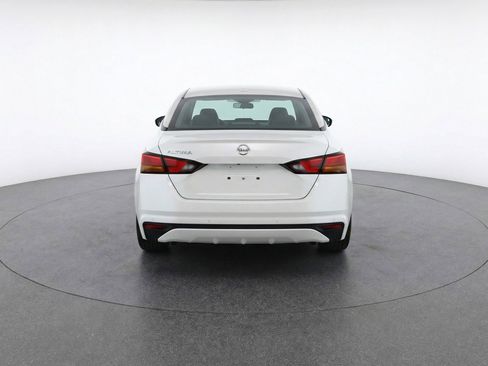 Used 2025 Nissan Altima 2.5 SV FWD image 7