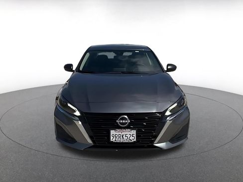 Used 2025 Nissan Altima 2.5 SV FWD image 4