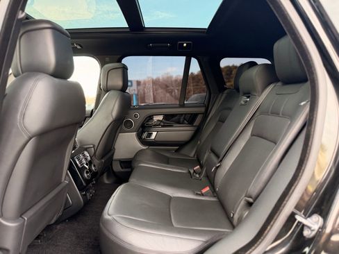 Used 2018 Land Rover Range Rover Supercharged image 17