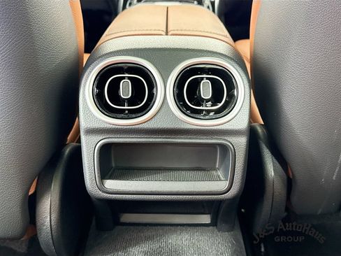 Used 2022 Mercedes-Benz C 300 Sedan w/ Exclusive Trim Package image 31