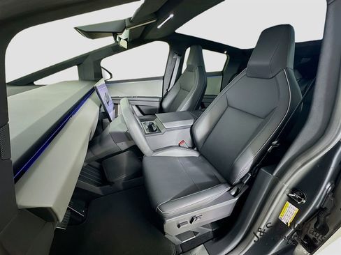 Used 2024 Tesla Cybertruck AWD Crew Cab image 11
