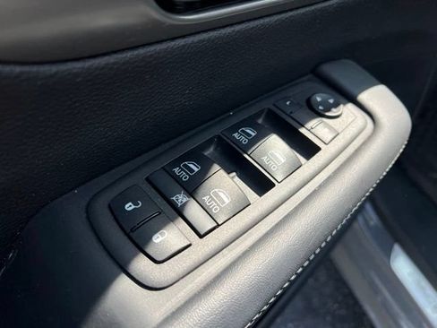 Used 2025 Chrysler Pacifica Select w/ Uconnect Theater Family Group AWD/4WD image 30