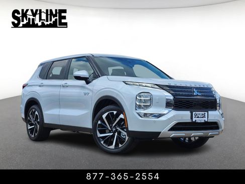 New 2025 Mitsubishi Outlander SE image 1