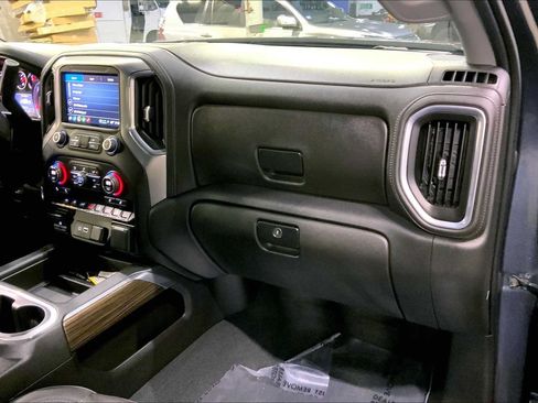 Used 2021 Chevrolet Silverado 1500 LT Trail Boss w/ Convenience Package II AWD/4WD image 19