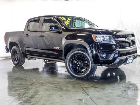 Certified 2019 Chevrolet Colorado Z71 w/ Z71 Midnight Edition AWD/4WD image 2