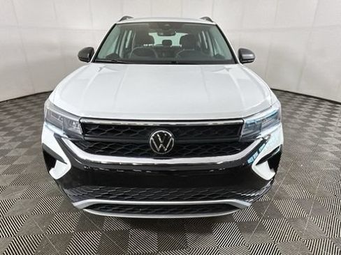 Used 2024 Volkswagen Taos S FWD image 7