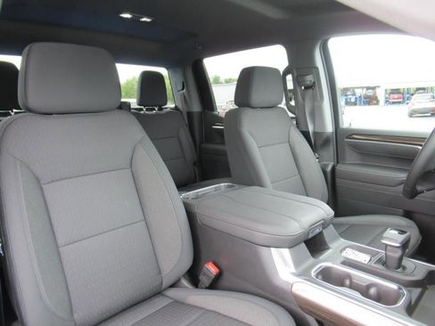 New 2025 Chevrolet Silverado 1500 LT image 9