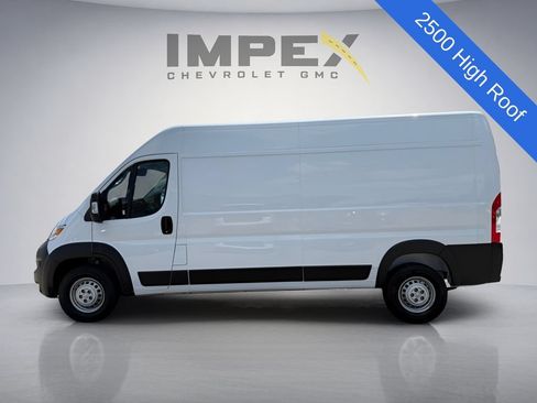 Used 2026 RAM ProMaster 2500 w/ Convenience Group FWD image 2