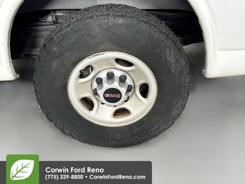 Used 2016 GMC Savana 2500 RWD image 27
