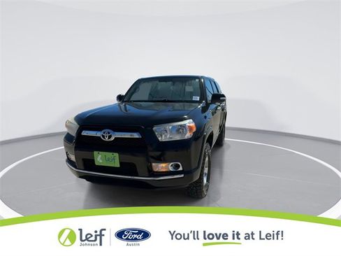 Used 2011 Toyota 4Runner SR5 w/ Convenience Pkg image 4