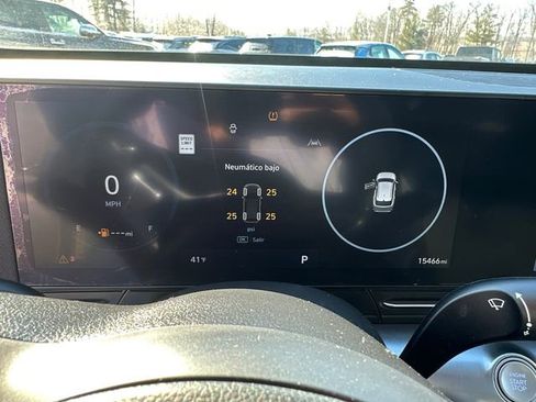 Used 2024 Hyundai Kona Limited FWD image 29