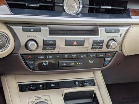 Used 2016 Lexus ES 350 image 29