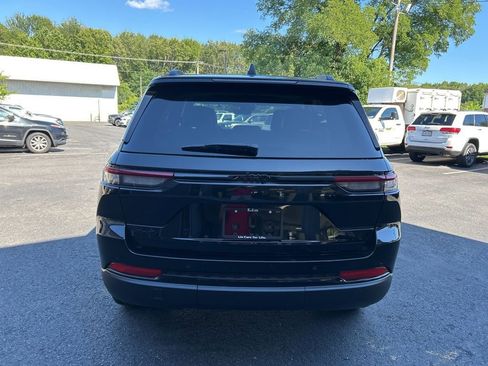 New 2025 Jeep Grand Cherokee Altitude image 5