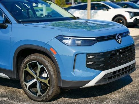 New 2025 Volkswagen Tiguan SE image 45