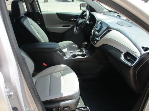 Used 2018 Chevrolet Equinox Premier FWD image 10