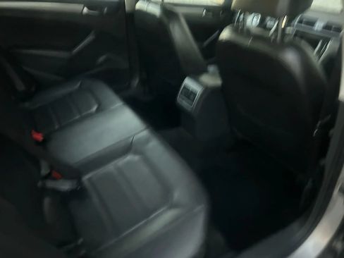 Used 2014 Volkswagen Passat TDI SE FWD image 17