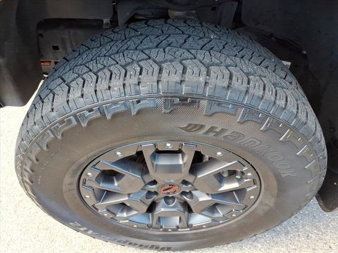 Used 2023 Nissan Frontier PRO-4X w/ Pro-4X Premium Package AWD/4WD image 10
