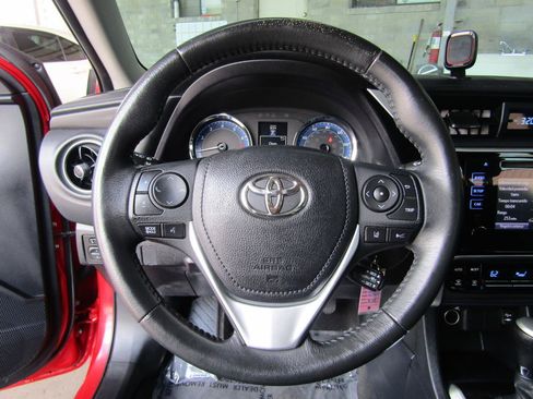 Used 2017 Toyota Corolla SE FWD image 13
