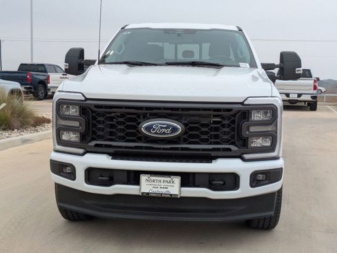Used 2024 Ford F250 XL w/ STX Appearance Package image 8