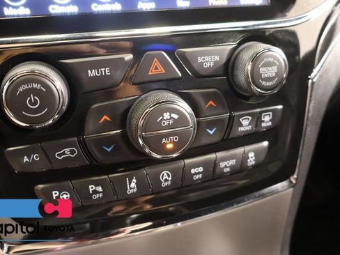 Used 2021 Jeep Grand Cherokee Trailhawk w/ Trailhawk Luxury Group AWD/4WD image 26