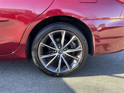 Used 2016 Toyota Camry XSE image 10