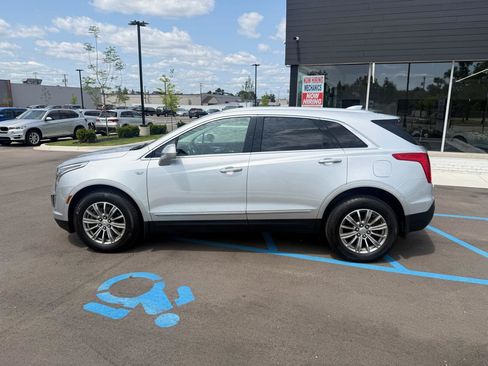 Used 2017 Cadillac XT5 Luxury w/ Driver Awareness Package AWD/4WD image 8