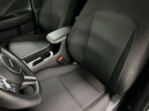 Used 2025 Hyundai Kona SEL image 18