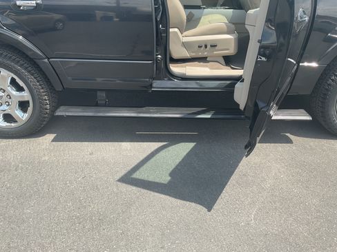Used 2013 Ford Expedition Limited AWD/4WD image 11