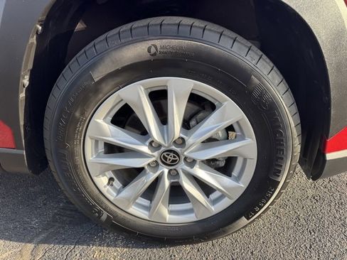 Certified 2024 Toyota Corolla Cross LE image 9