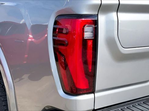 Used 2025 GMC Sierra 2500 Denali w/ Denali Reserve Package AWD/4WD image 26