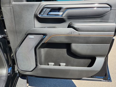 Used 2025 GMC Sierra 2500 AT4 w/ AT4 Premium Plus Package image 17