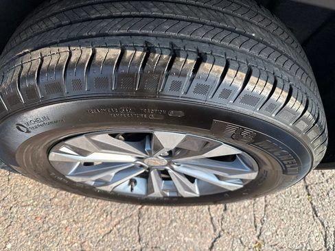 Used 2026 Chevrolet Equinox LT AWD/4WD image 20