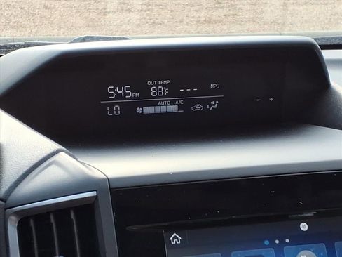 Used 2023 Subaru Crosstrek 2.0i Premium AWD/4WD image 23