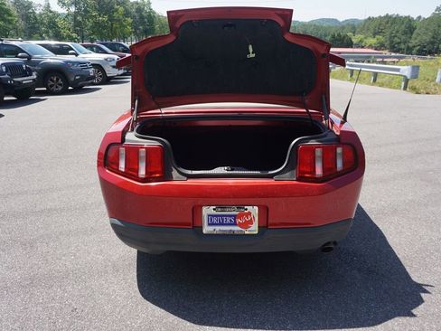 Used 2010 Ford Mustang Premium RWD image 11