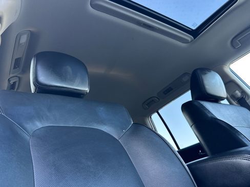 Used 2023 Nissan Armada SL w/ Captain's Chairs Package image 22