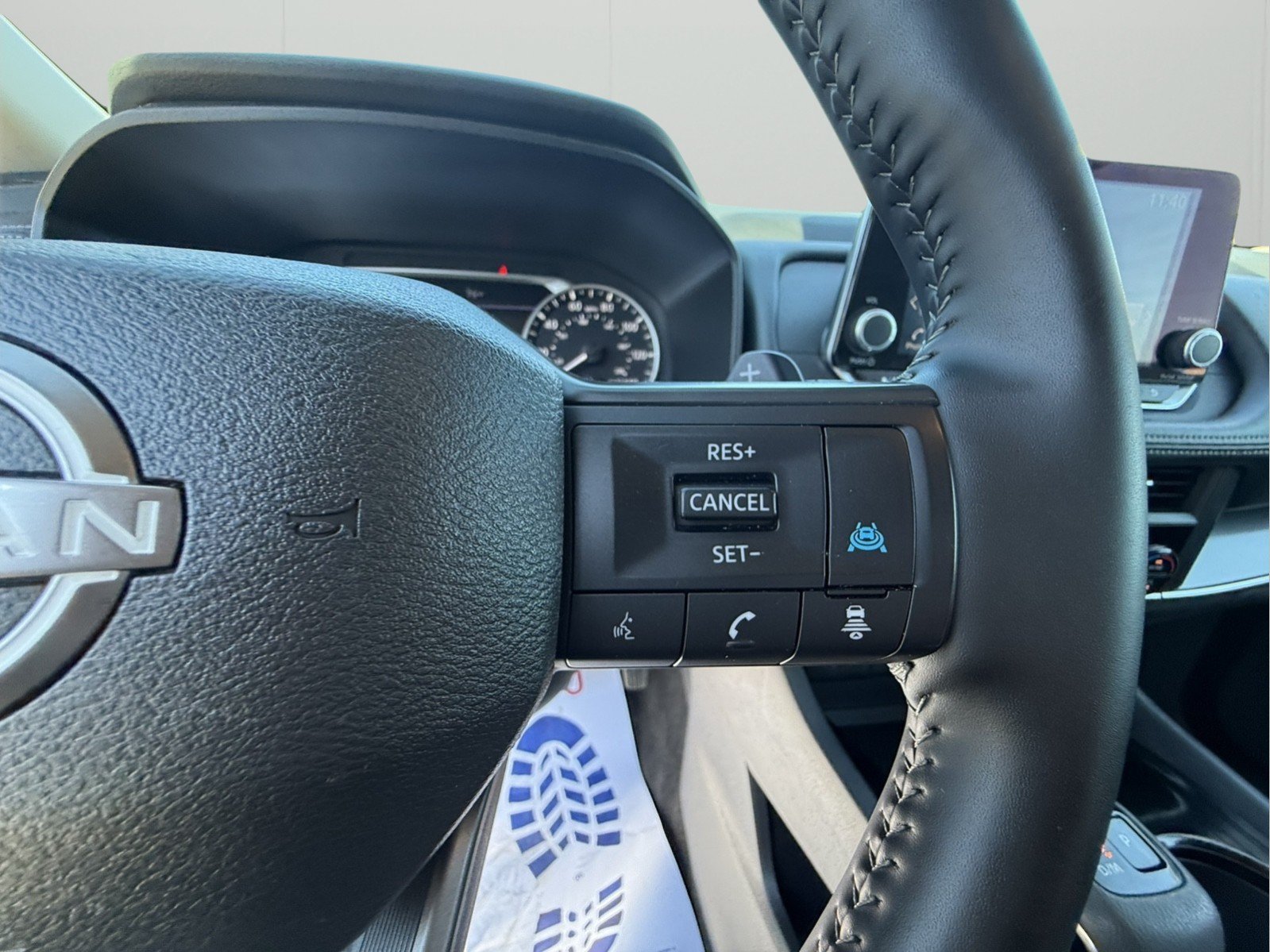 Used 2025 Nissan Rogue SV FWD image 20