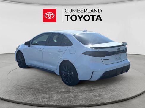 Used 2024 Toyota Corolla SE FWD image 3