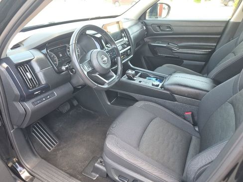 Used 2025 Nissan Pathfinder SV AWD/4WD image 7