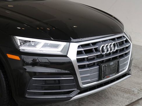 Used 2019 Audi Q5 2.0T Premium Plus w/ Premium Plus Package AWD/4WD image 12