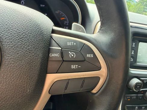 Used 2016 Jeep Grand Cherokee Laredo w/ Quick Order Package 23E AWD/4WD image 33