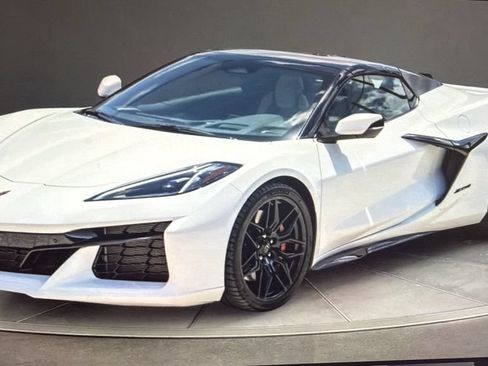Used 2024 Chevrolet Corvette Z06 RWD image 1