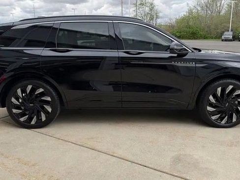 Used 2025 Lincoln Nautilus Black Label image 4