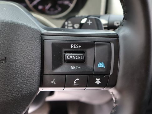 Used 2025 Nissan Rogue SV image 33