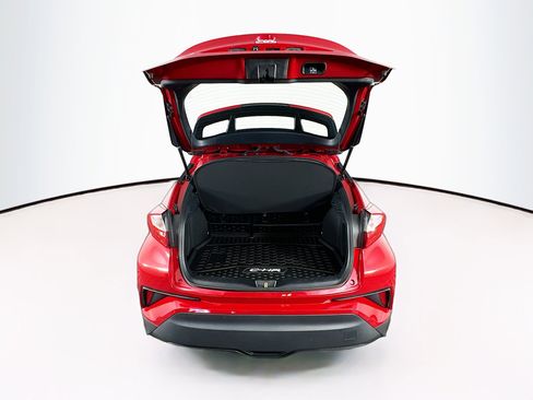 Used 2021 Toyota C-HR XLE image 27