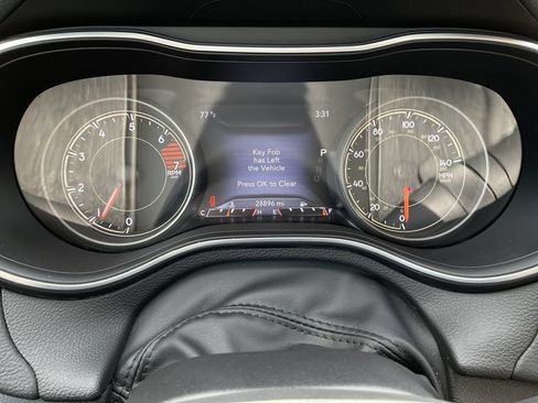Used 2023 Jeep Cherokee Altitude Lux AWD/4WD image 30