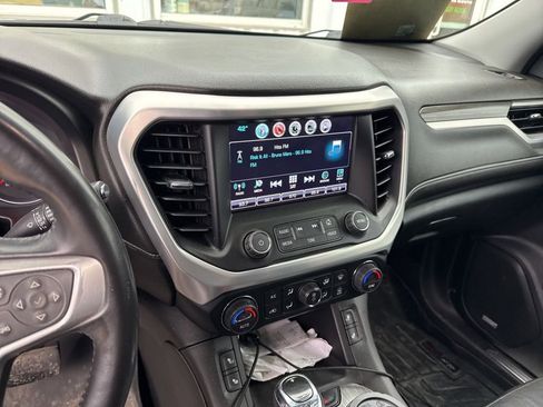 Used 2018 GMC Acadia SLT image 19